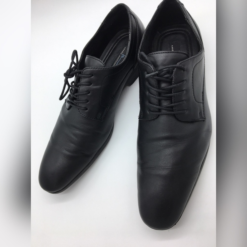Men’s (10 medium) Marc Anthony Black Dress Shoes